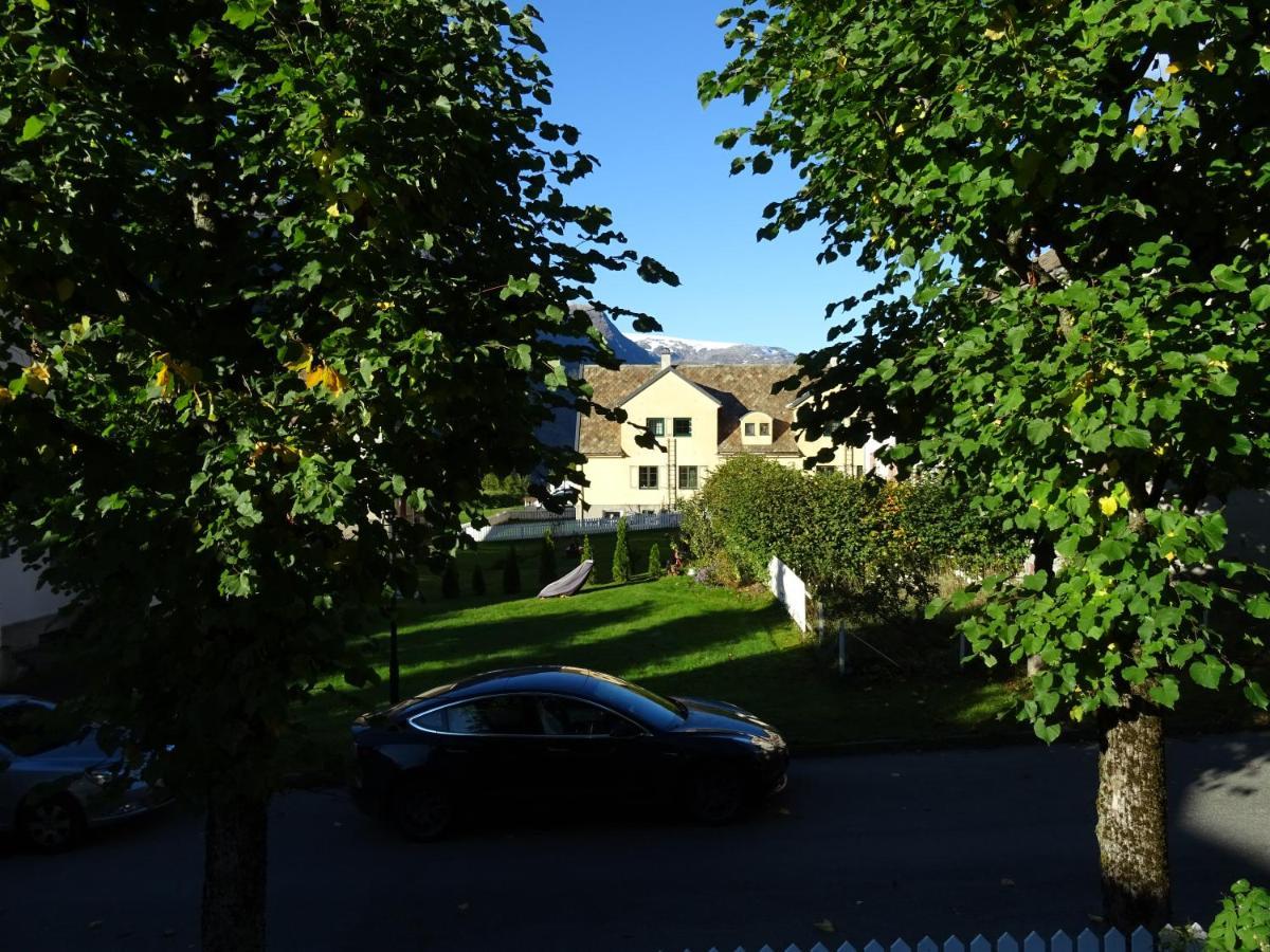Fjordshelter- Cozy Townhouse Villa Tyssedal Bagian luar foto